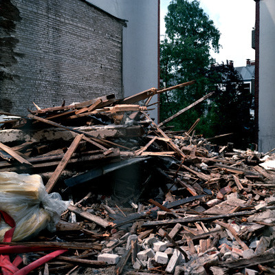 24_Hamburg_HolzHaufen.jpg